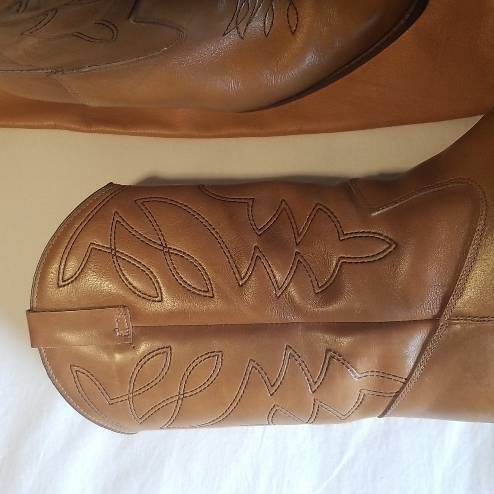 GAP Women's Camel Leather Jacket And Made In Canada Vintage Leather Cowboy boots - Picture 8 of 10